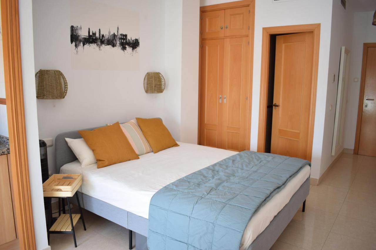 Studio Beach & Golf Torre de Benagalbon Bagian luar foto